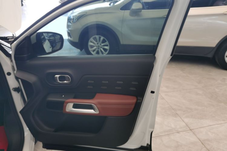 雪铁龙 天逸 C5 AIRCROSS 2017款 380THP 豪华型中控内饰42