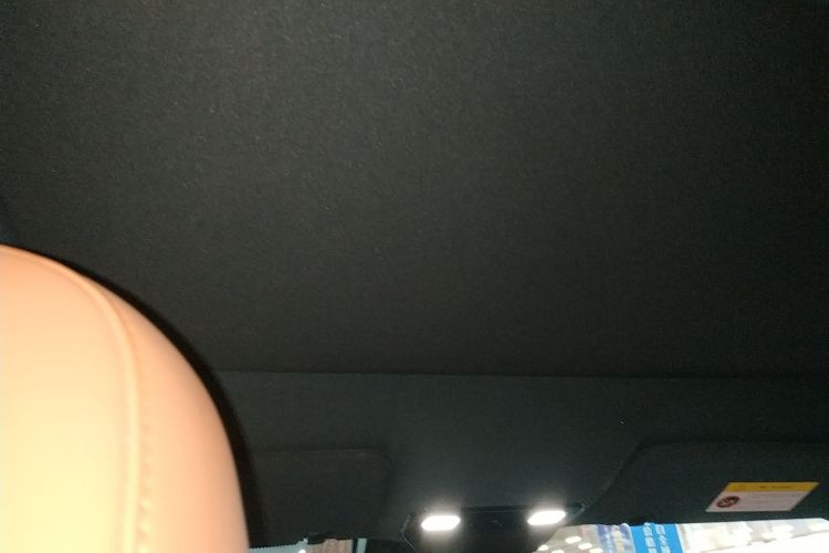 理想汽车 理想L8 2023款 Air中控内饰22