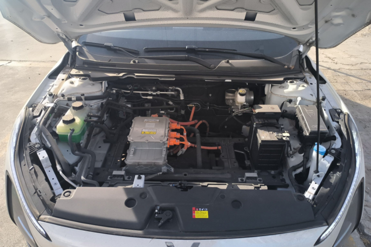 五菱汽车 五菱E5 2024款 410km 标准版机舱底盘24