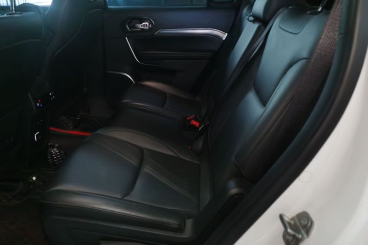 Jeep 大指挥官 2018款 2.0T 四驱悦享版 国V中控内饰21