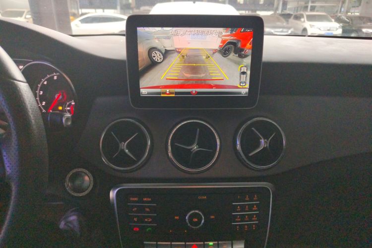 奔驰CLA 2018款 CLA 200 动感型中控内饰16