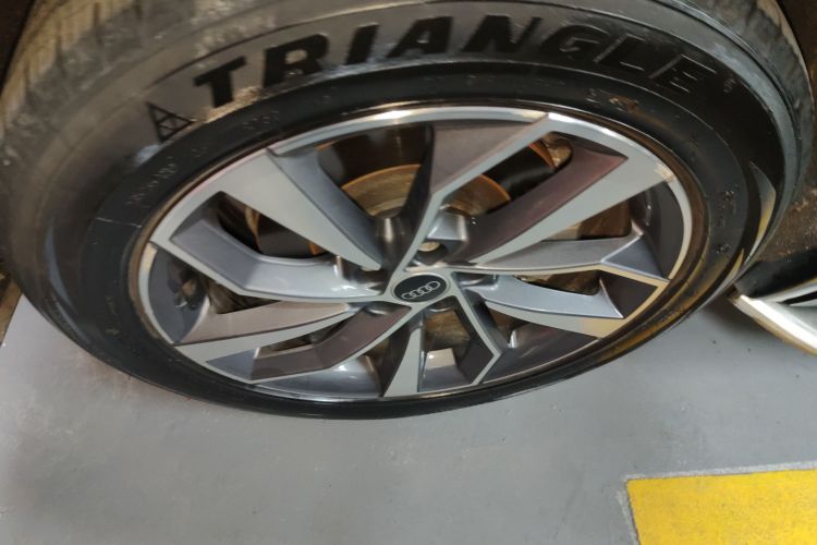 奥迪Q5L 2024款 40 TFSI 豪华动感型车身外观6008