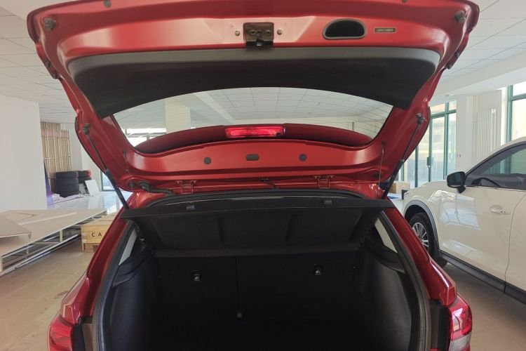 起亚 KX CROSS 2018款 1.6L 自动灵动天窗版机舱底盘23