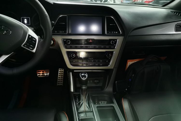 现代 索纳塔 2015款 1.6T GLS智能型中控内饰16