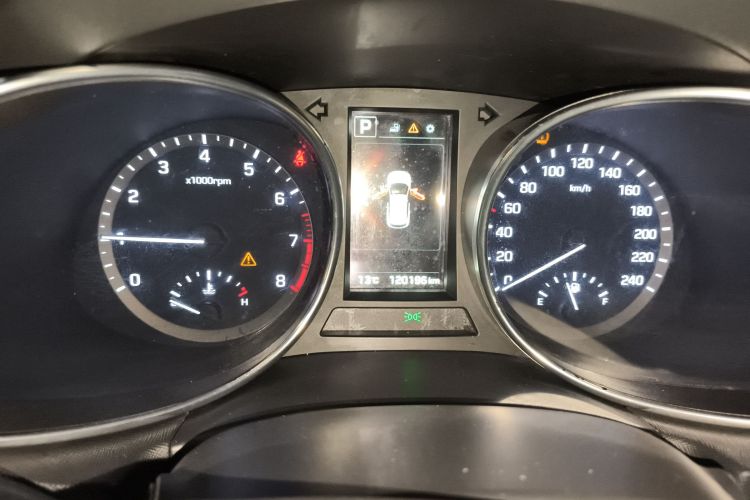 现代 胜达 2017款 2.4L 自动两驱智能型 5座局部细节14