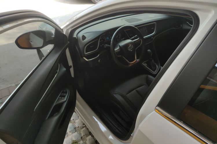 别克 英朗 2021款 改款 典范 1.5L 自动精英型中控内饰20