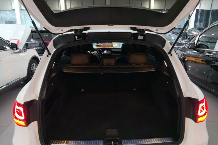 奔驰GLC 2021款 GLC 260 L 4MATIC 豪华型机舱底盘23