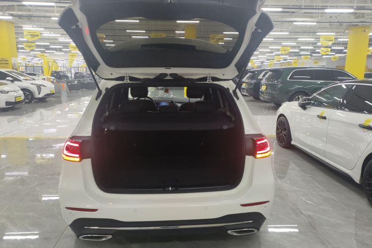 奔驰B级 2022款 改款 B 200 动感型机舱底盘23