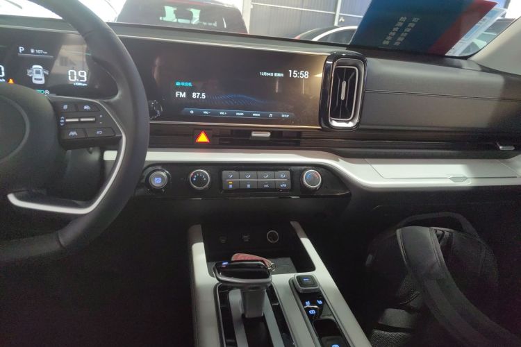 北京现代ix35 2023款 沐飒 2.0L 豪华版DLX中控内饰16