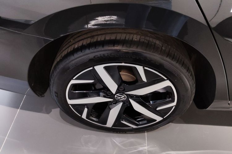 大众 2025款 凌渡L 280TSI DSG酷辣版车身外观6008