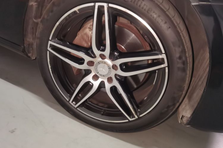 奔驰E级 2017款 改款 E 300 运动型车身外观6007