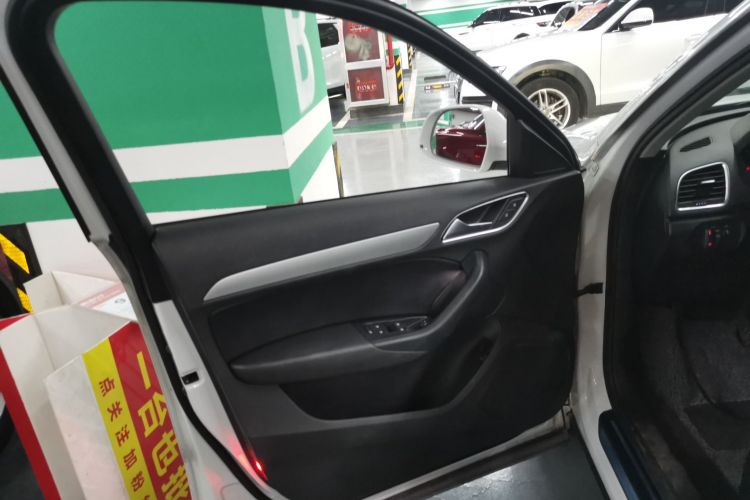 奥迪Q3 2017款 30 TFSI 时尚型中控内饰47