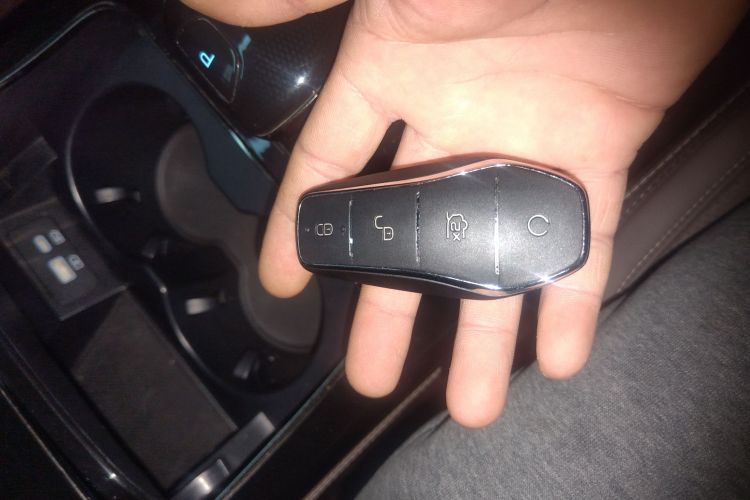 比亚迪 汉 2023款 EV 冠军版 506KM前驱尊贵型中控内饰7001