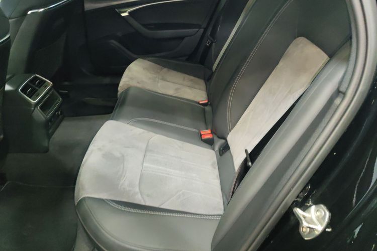 奥迪A6L 2023款 改款 40 TFSI 豪华动感型中控内饰21