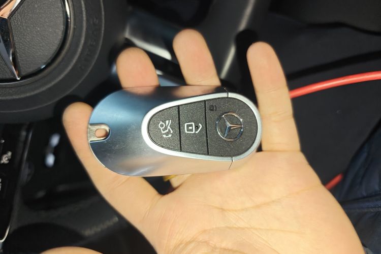 奔驰GLC轿跑 2024款 GLC 260 4MATIC 轿跑SUV中控内饰11