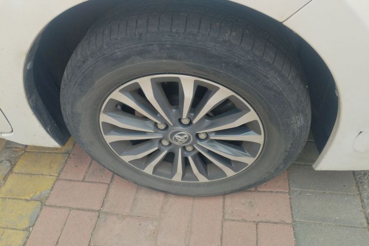 丰田 卡罗拉 2017款 改款 1.2T S-CVT GL-i车身外观10