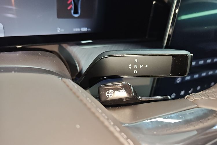 腾势Z9 2024款 1100km 四驱Max版中控内饰18