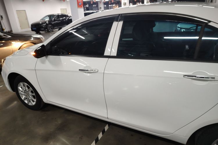 吉利汽车 帝豪 2020款 1.5L 手动舒适型车身外观4