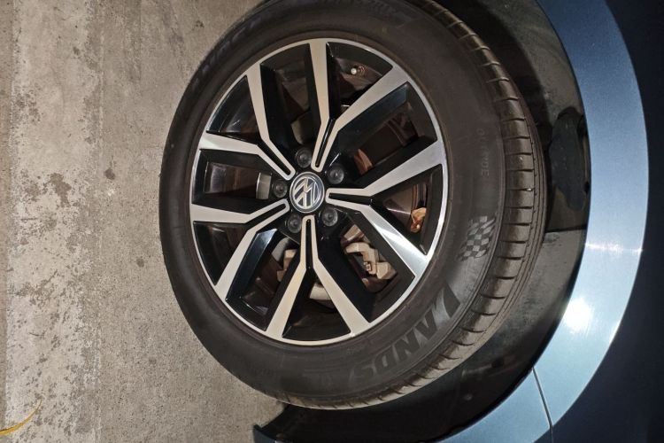 大众 蔚揽 2017款 380TSI 两驱舒行版车身外观10