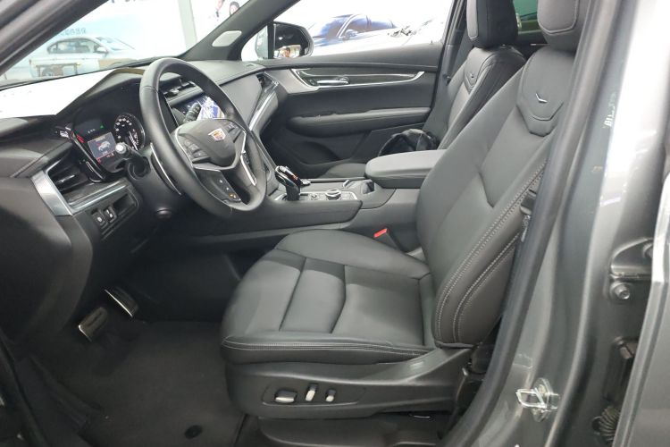 凯迪拉克XT5 2023款 2.0T 四驱尊贵型（至臻版）中控内饰19
