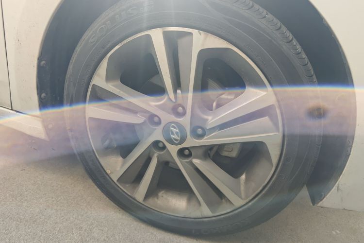 现代 领动 2016款 1.6L 自动智炫·精英型车身外观10