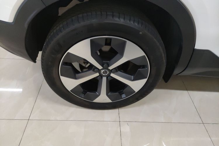 沃尔沃XC40 2025款 B4 四驱智远豪华版车身外观6008