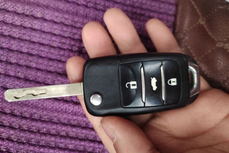 长安 逸动 2015款 1.6L 手动豪华型 国V中控内饰11