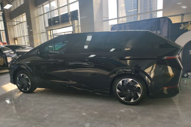 小鹏X9 2024款 702超长续航Pro车身外观6003