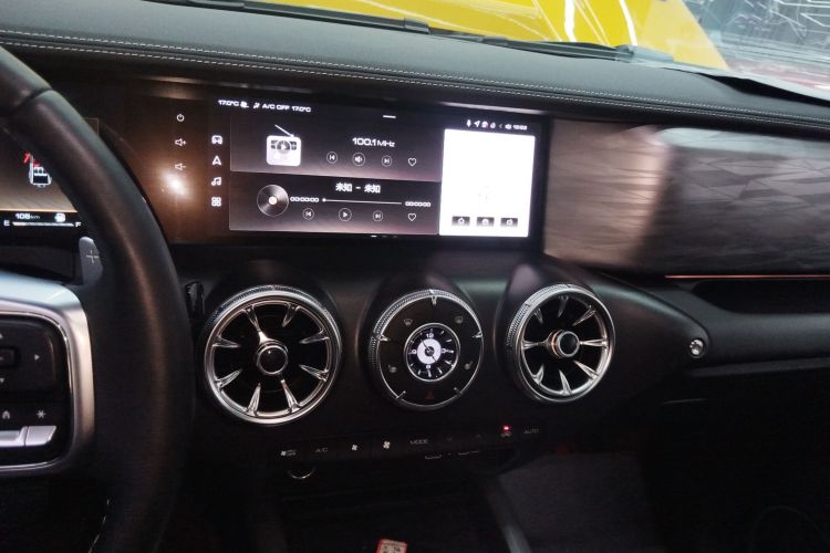 坦克300 2022款 2.0T 边境限定版中控内饰16