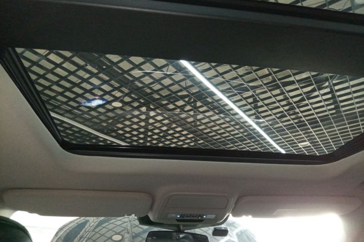 福特 探险者 2023款 EcoBoost 285 四驱风尚plus版 6座中控内饰22