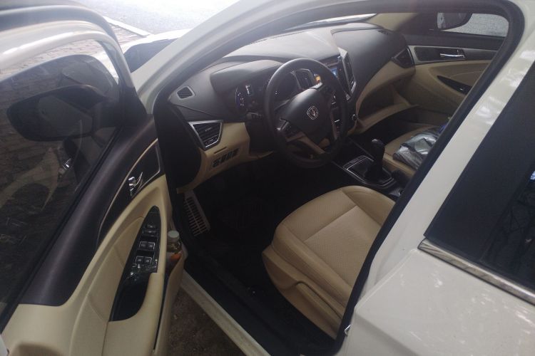 长安 逸动 2016款 1.6L 手动风尚型中控内饰7003