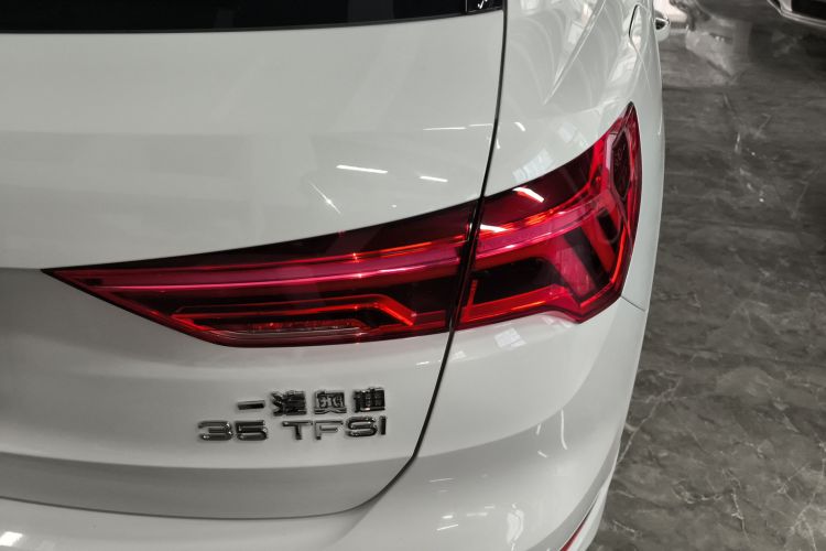 奥迪Q3 2024款 35 TFSI 时尚动感型车身外观9