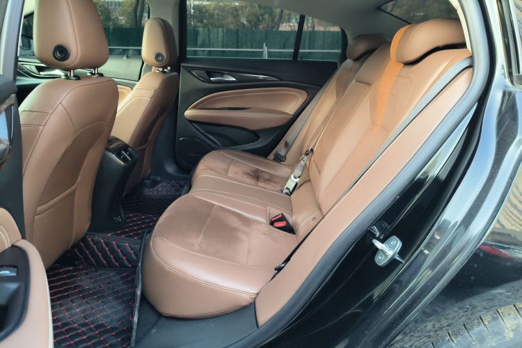 别克 君威 2020款 552T 豪华型中控内饰21