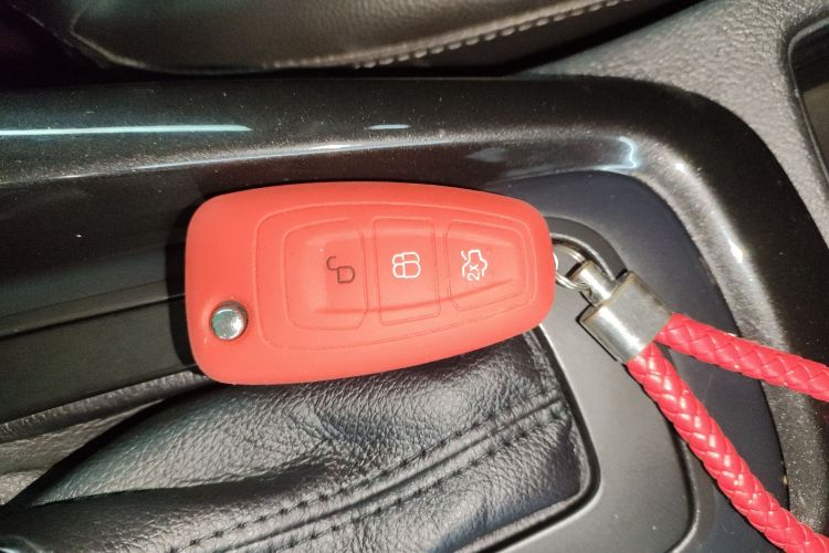 福特 福克斯 2017款 两厢 1.6L 自动风尚型智行版中控内饰11