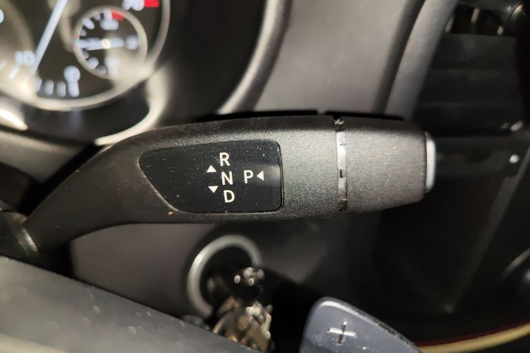 奔驰 威霆 2016款 2.0T 精英版中控内饰18