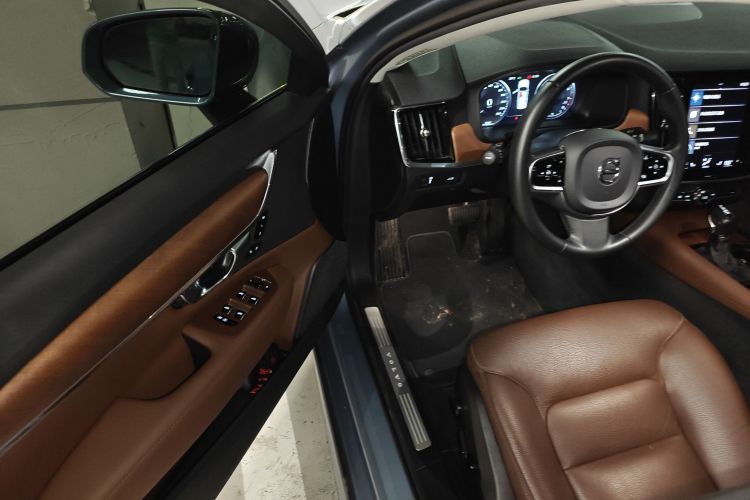 沃尔沃S90 2020款 改款 T5 智逸豪华版中控内饰20