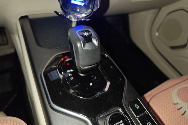 吉利汽车 吉利icon 2023款 1.5TD 巧克力醇巧版中控内饰18