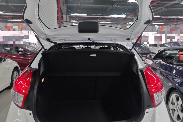丰田 YARiS L 致炫 2015款 1.5G 自动炫动天窗特别版机舱底盘23