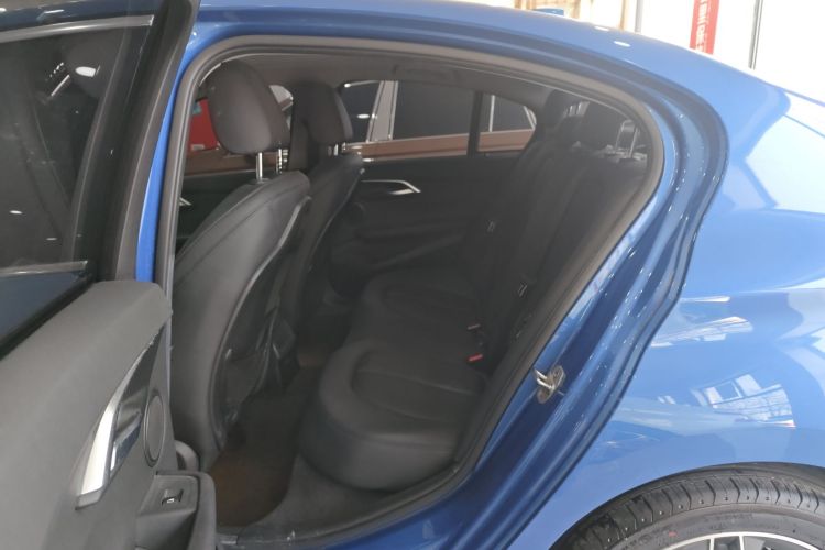 宝马1系 2018款 改款 118i 运动型中控内饰21