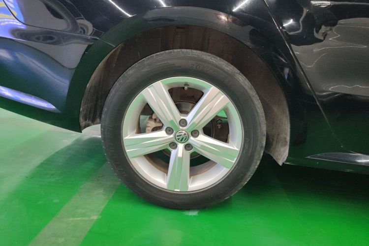 大众 朗逸 2017款 1.6L 自动风尚版车身外观6008