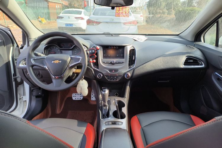 雪佛兰 科鲁兹 2017款 1.5L 自动先锋天窗版中控内饰18