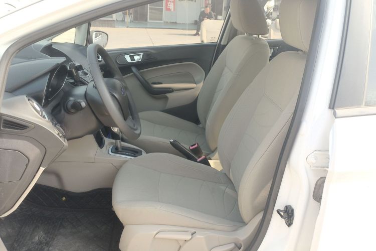 福特 嘉年华 2013款 三厢 1.5L 自动时尚型中控内饰19