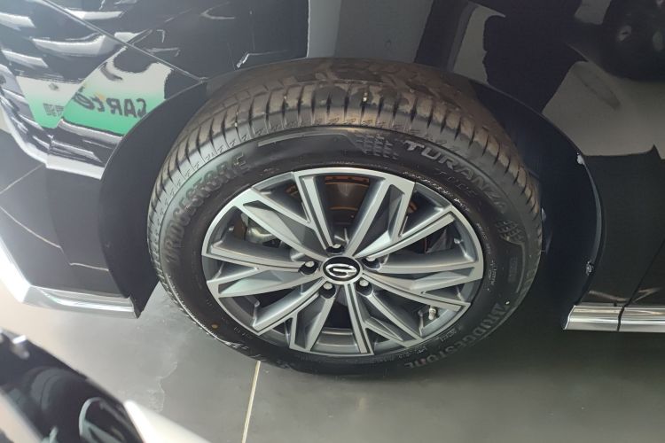 广汽传祺 传祺M8 2024款 大师系列 400T 尊贵版车身外观6007