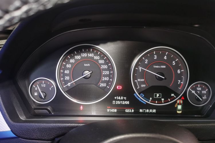 宝马3系 2018款 320i M运动套装中控内饰14