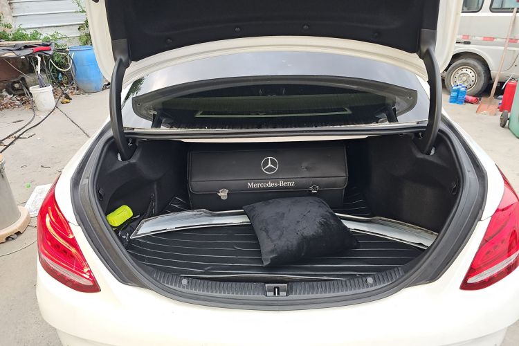 奔驰C级 2017款 改款 C 200 L 运动版局部细节23