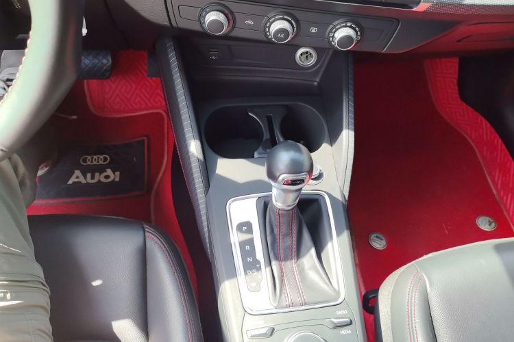 奥迪Q2L 2022款 35 TFSI 进取动感型中控内饰18