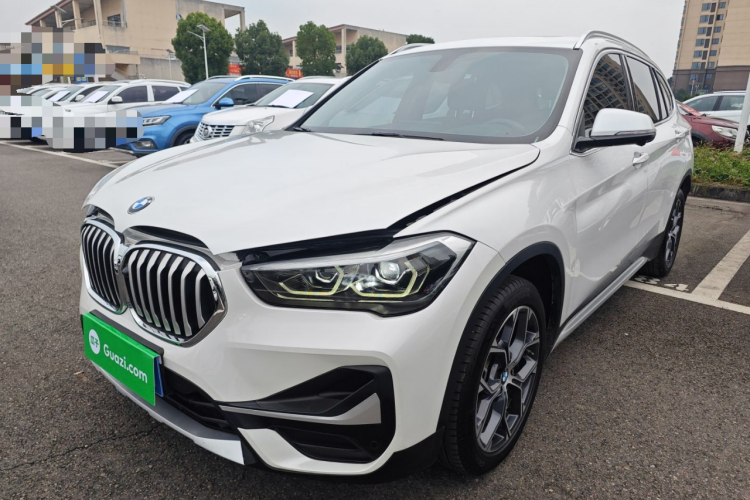 宝马X1 2022款 sDrive20Li 尊享型车身外观1