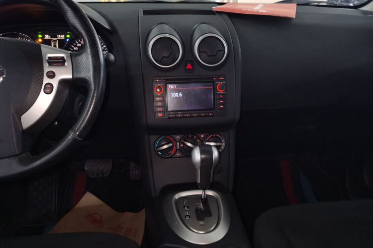 日产 逍客 2015款 2.0XL 酷火 CVT 2WD中控内饰16