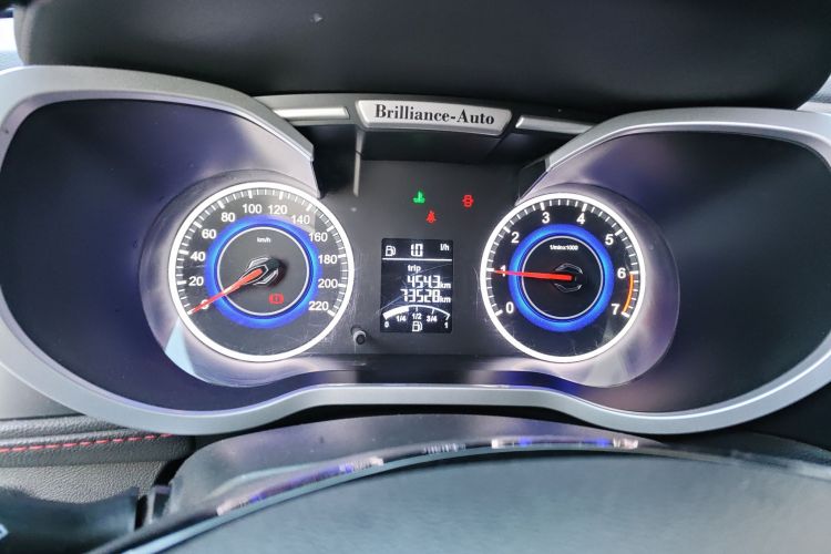 中华V3 2016款 1.5L 手动舒适型中控内饰14