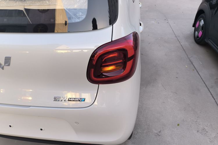 五菱汽车 宏光MINIEV 2025款 四门版 进阶款车身外观9